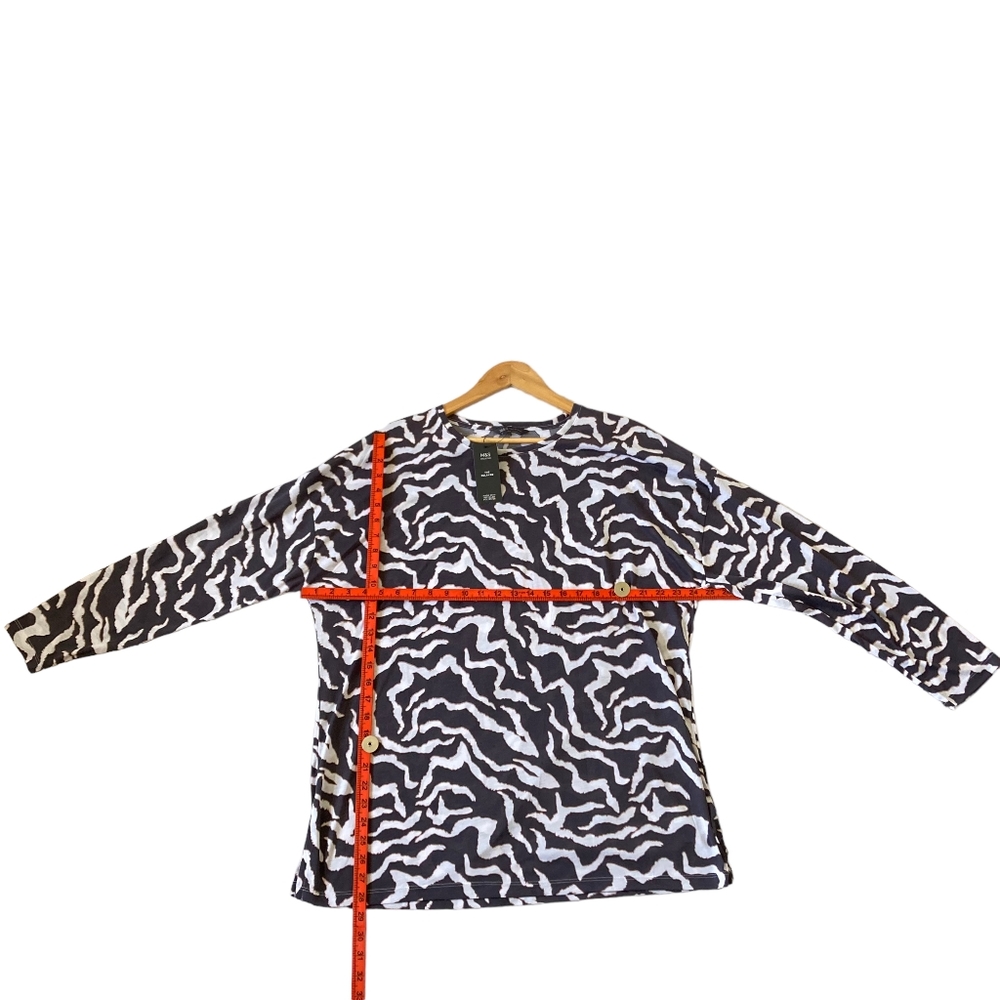 BNWT Women's Marks & Spencer Navy and White Animal Prints Jersey Blouse UK 18 - Picture 9 of 13